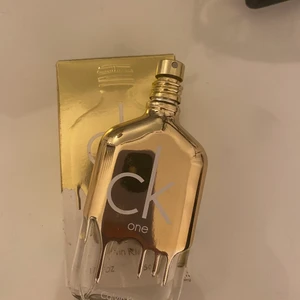 Ck parfym - Calvin Klein one gold parfym 50 ml som knappt är använd, unisex 💕