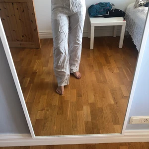 Linnebyxor  - Linnebyxor från mq som jag använt 1 gång. De är otroligt snygga men lite för stora för mig. Något genomskinliga🥰