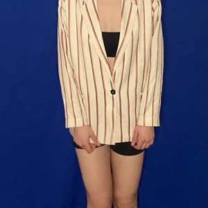 Mango blazer  size  - Perfect blazer for the summer! Worn twice. Bought for 450 kr but let me know your offers (excluding shipping) :) 