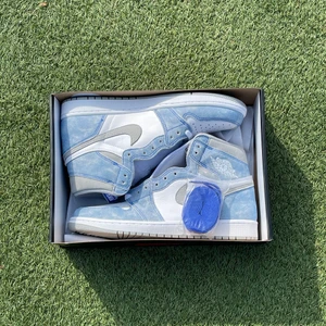 🦋Air Jordan 1 Hyper Royle🦋 - Cond: Dswt Size: 43 Eu/9.5 Us  Price: 3999:-  Dm för fler bilder och frågor!📫