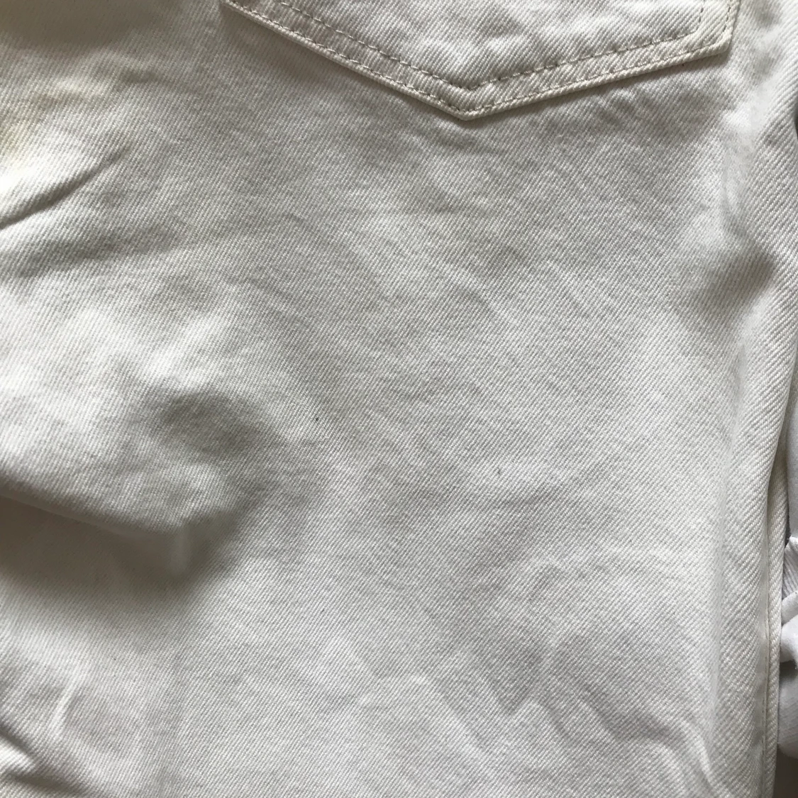 Beiga row-jeans.  - 91