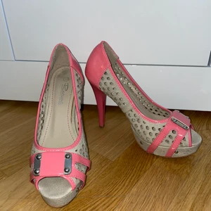 Klackskor - Använts 3-4 gånger. Inte slitna. 