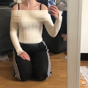 Fin topp  - Säljes då den var lite för liten för mig. Står storlek s men skulle säga XS. Supergulliga topp som endast är använd 1 gång