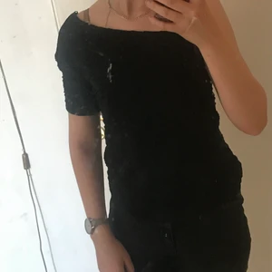 50kr - Fin tröja av bra kvalite, sällan använd då den inte riktigt passar mig. Märket är i Cheap monday i storlek M passar S oxå 50kr + frakt 24 ☺️