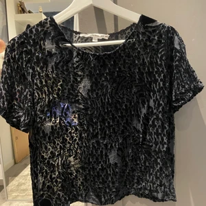 Other stories sammets topp - Storlek 38. 