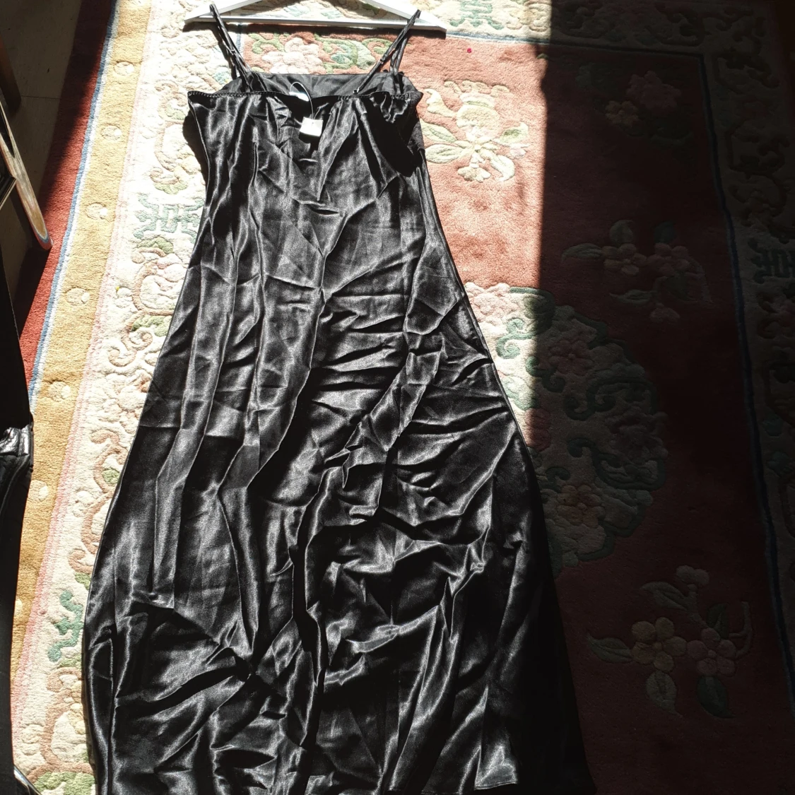 Lång nyfest satin klänning  - 91