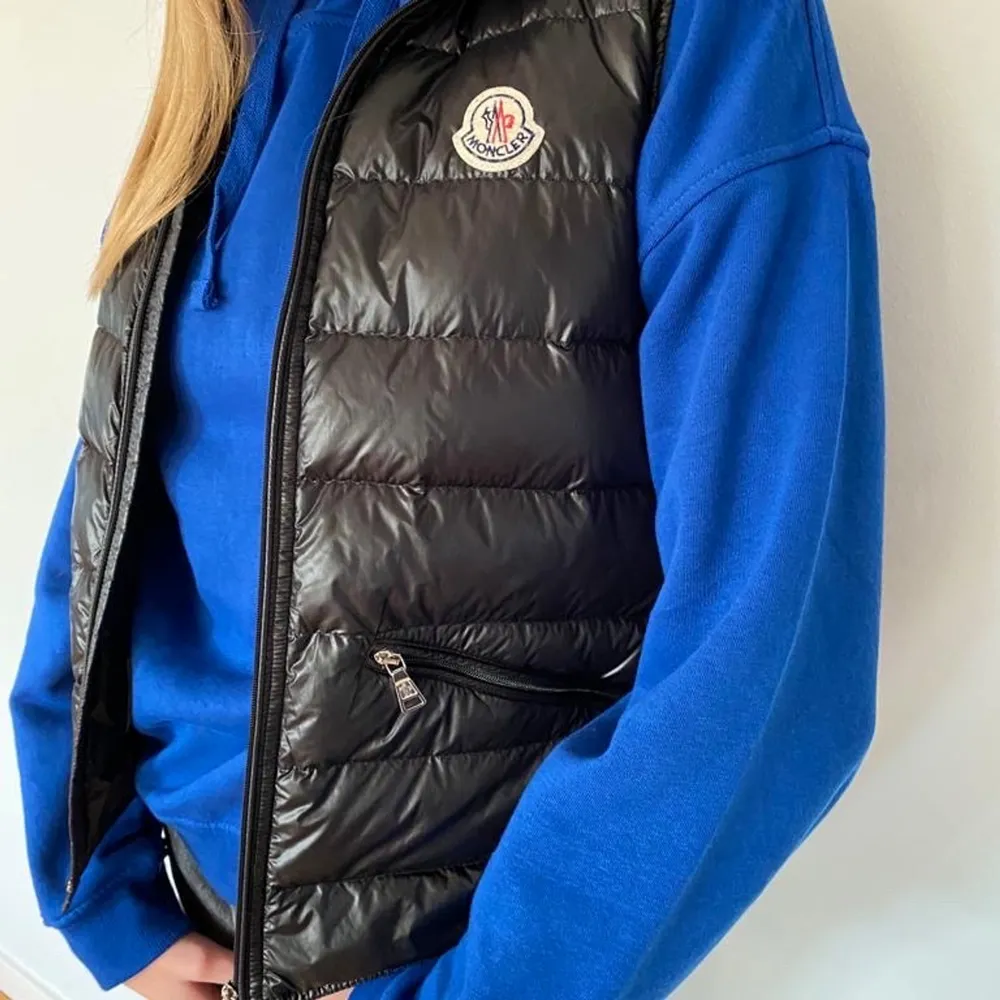 Real Moncler Longue Saison vest jacket. In  good condition. Can be posted at cost. All zips work. . Jackor.