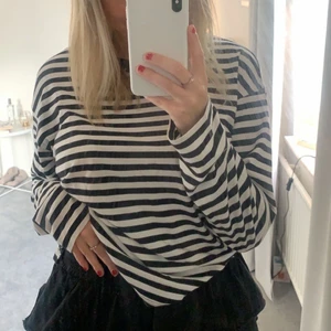 Randig tröja - Supersnygg randig tröja! Jättebra skick❤️