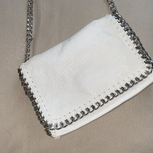 Tiamo väska - Köpt från en annan användare på plick! Kom aldrig till användning💕 använd men schysst skick!