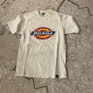 T-shirt ifrån dickies i fint skick!