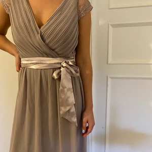 Lila/lavendel balklänning - Lila/lavendel balklänning från nelly. Priset exl frakt men kan också mötas