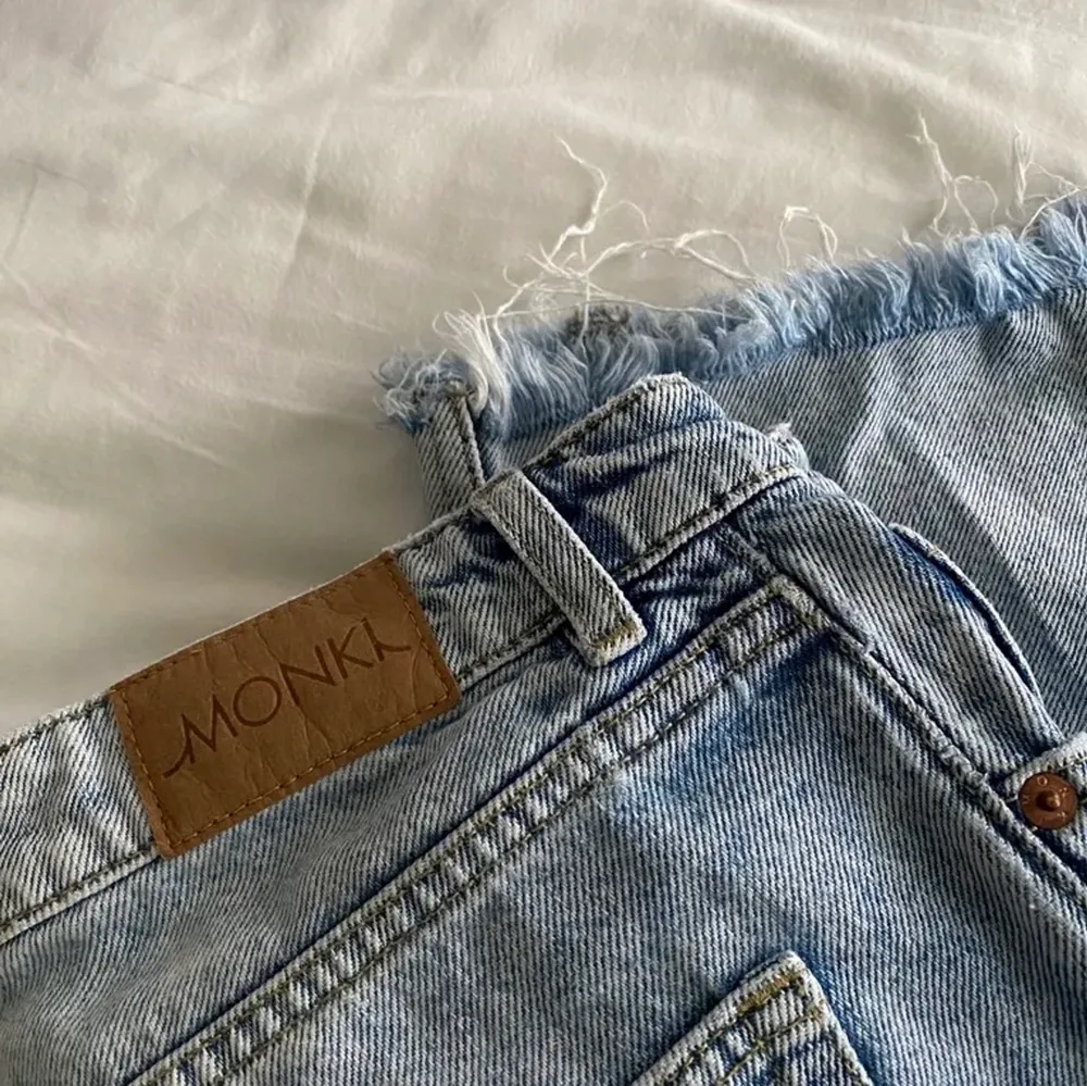 Superfina ljusblåa jeans, st 29. (Lånade bilder) Kan skicka egna bilder vid intresse 🤩. Jeans & Byxor.