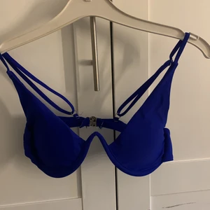 Oanvänd bikini topp - Super fin bikini topp från zaful! köpt för cirka 120kr säljer för 80! Aldrig använd!🌟