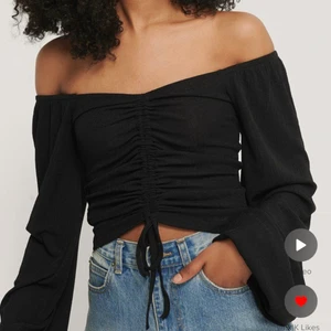 Nakd topp - Jätte fin topp från NA-KD. Använd ett fåtal gånger  så den är i jätte fint skick. Storlek s