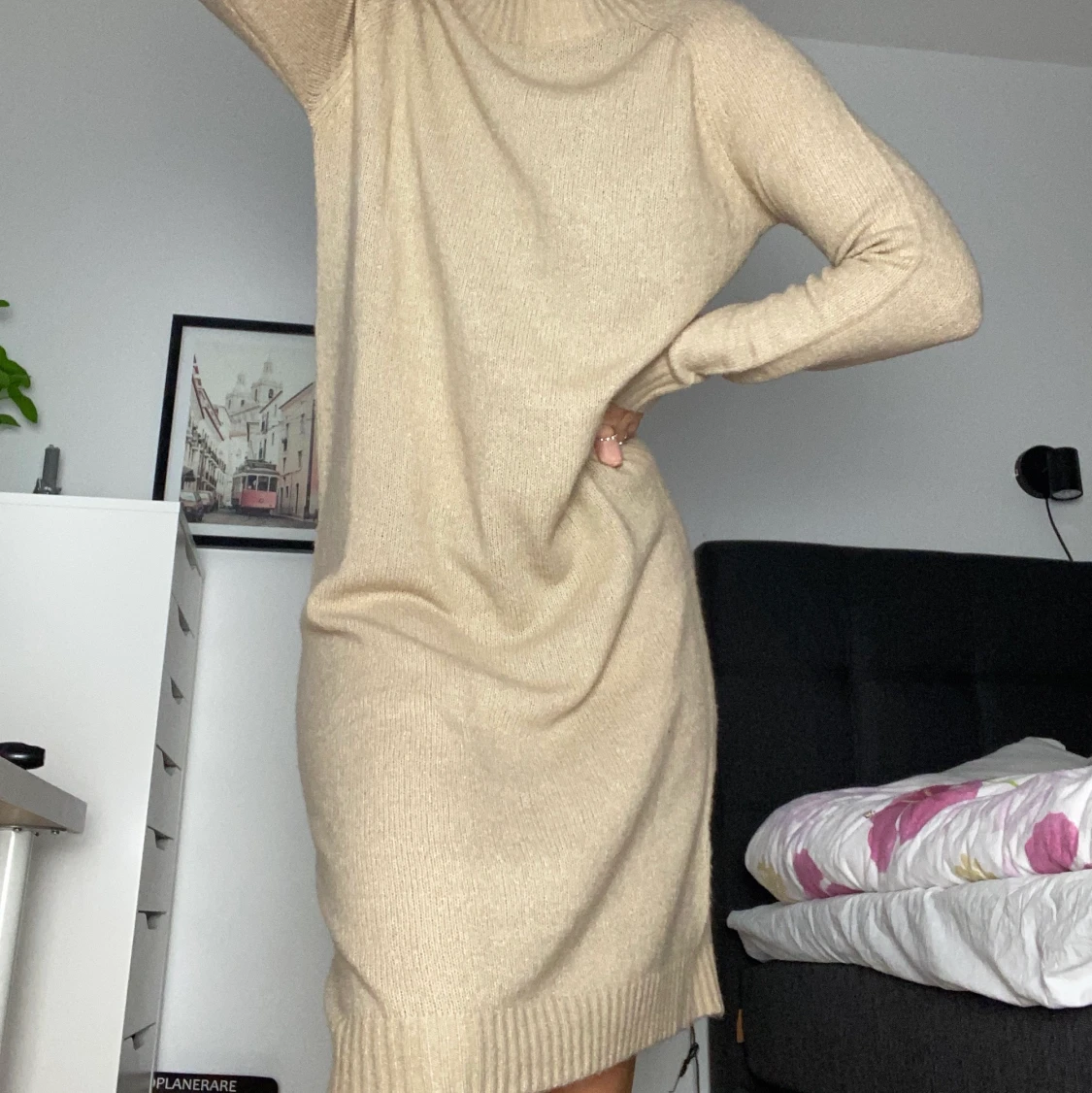 Beige stickad klänning