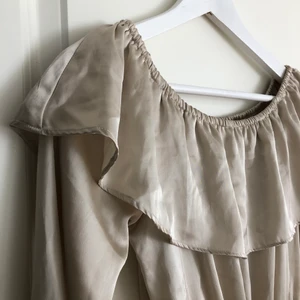 Lovisa Barkman x Bubbelroom - Playsuit från Lovisa Barkmans kollektion för Bubbelroom. Använd cirka 2 gånger! Underbart material! St. XS