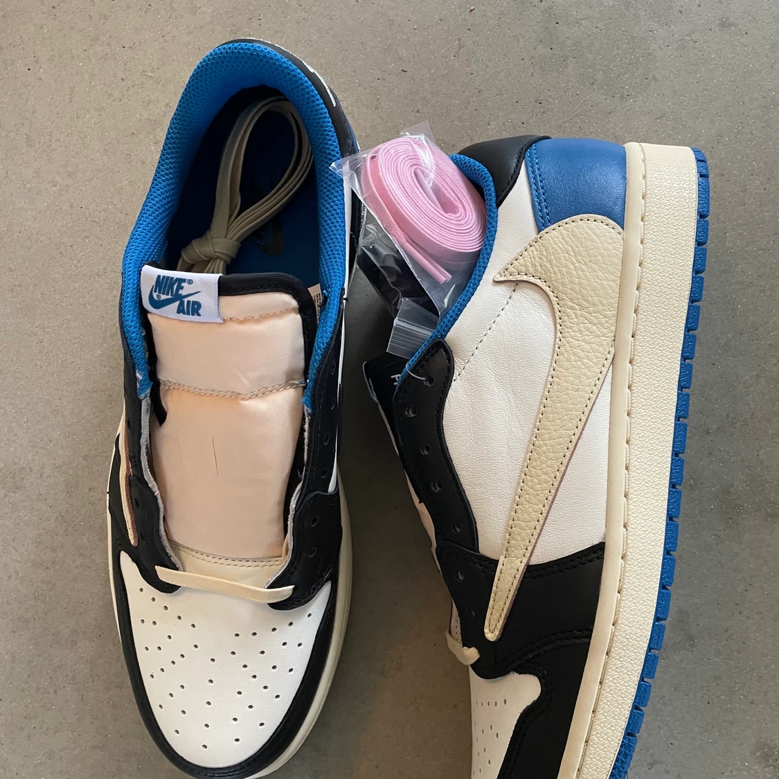 Jordan 1 low Travis scott x fragment