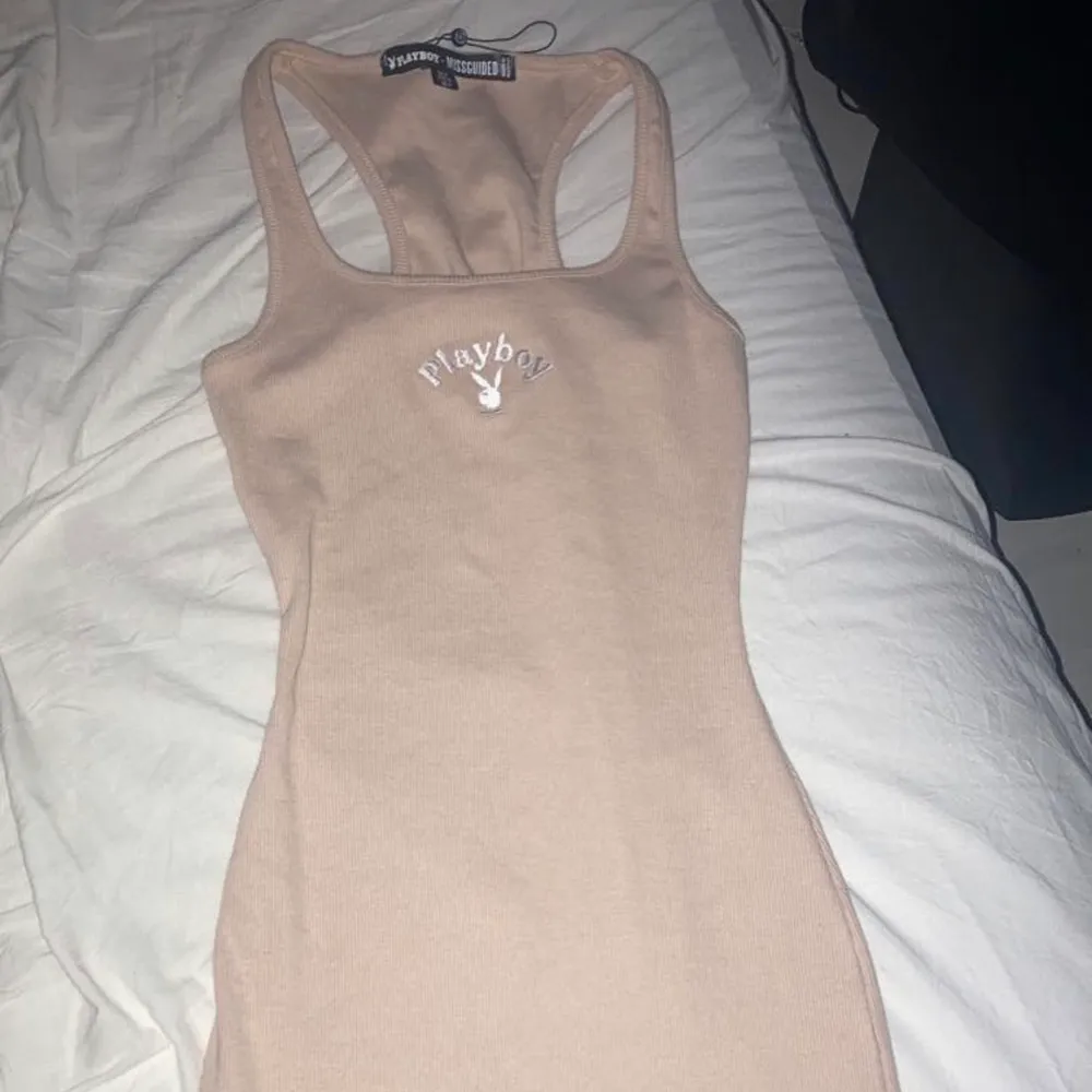 Ny Playboy klänning strl ‎36 ‏NYPRIS ‎535kr säljer ‎för ‎250kr ‎(aldirg ‎använd). Klänningar.
