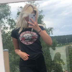Guns’n roses T-shirt  - SKIT snygg t-shirt som tyvärr inte längre kommer till användning.