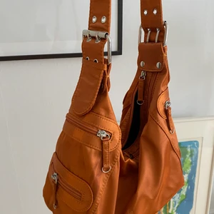 Orange väska  - Orange väska från Asos 