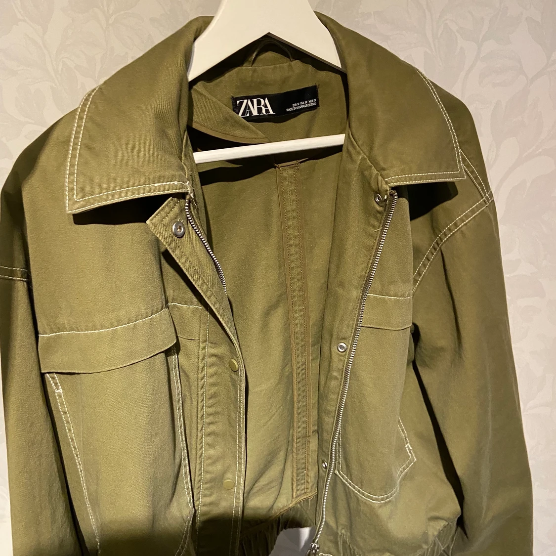 Militärgrön jacka  - 90