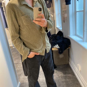 OAS Froté skjorta - Säljer nu min nästintill oanvända gröna OAS skjorta. Nypris: 1199kr