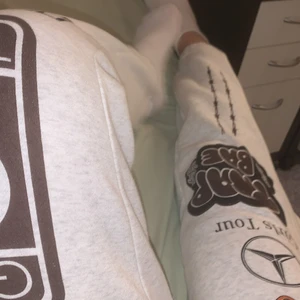 Otroligt snygga mjukisar i strl S - Aldrig haft så sköna mjukisar i hela mitt liv, sitter så bra till rumpan en favorit 😍 