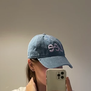 Keps Lee X h&m - Snyggaste jeanskepsen som tyvärr inte kommer till användning! Från Lee x H&M, helt oanvänd! 💓 Priset är inklusive frakt 🥰