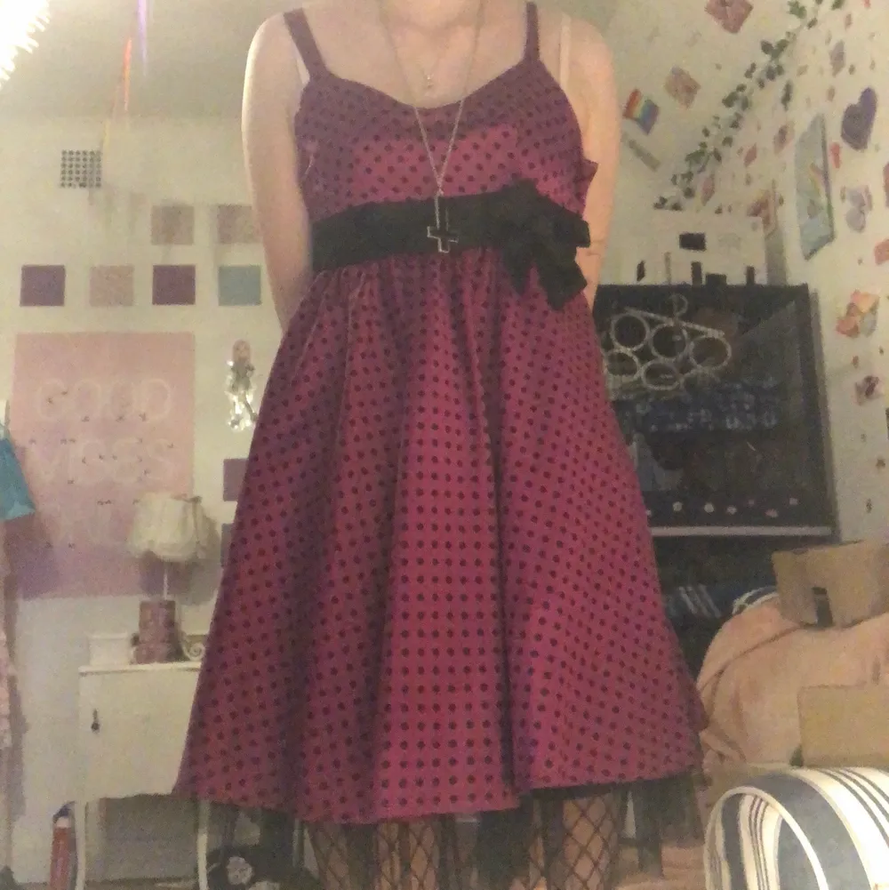 Älskar denna klänning men är tyvärr för liten för mig :( Bra skick. Klänningar.