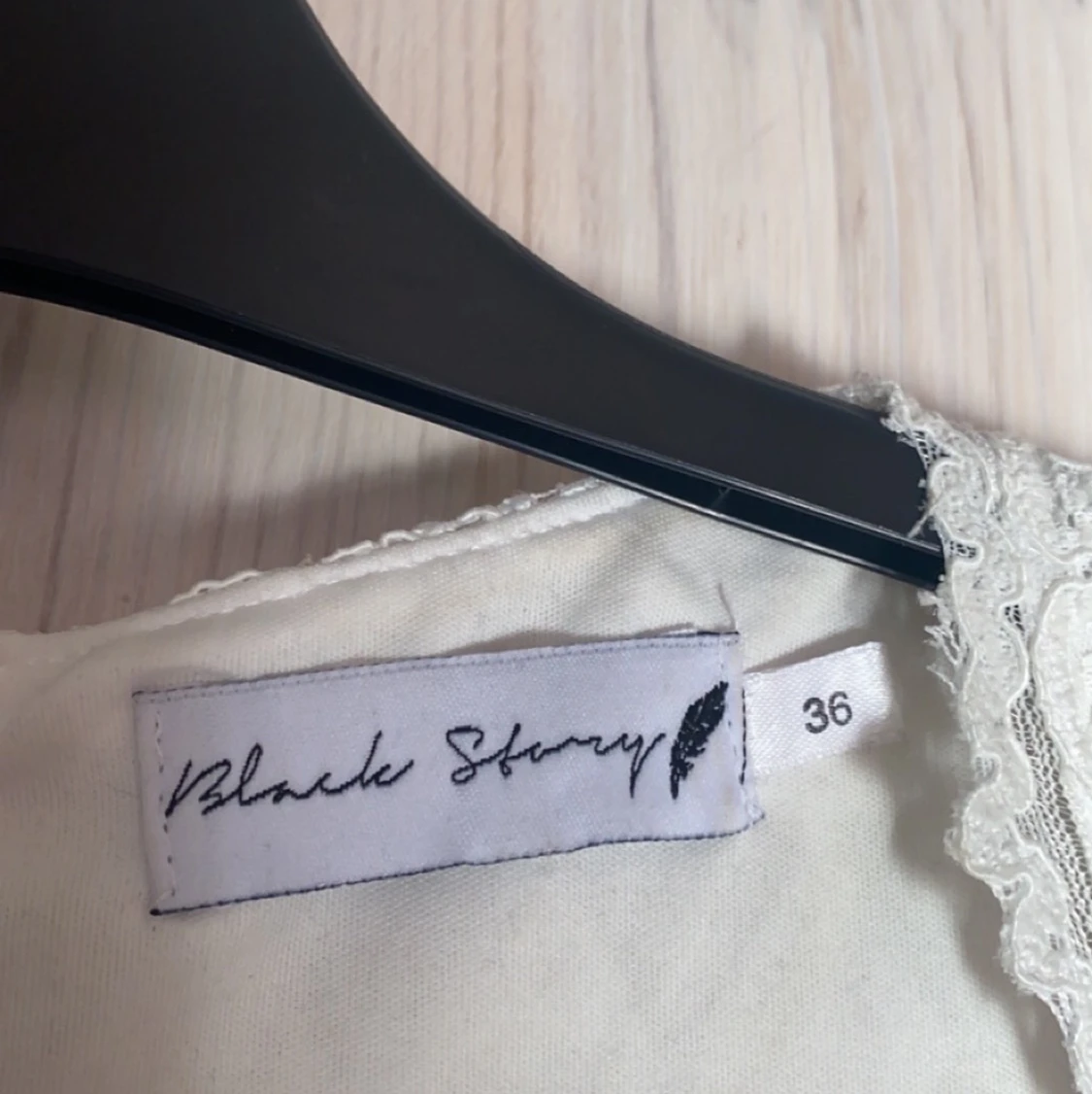 Vit spetsklänning - 91