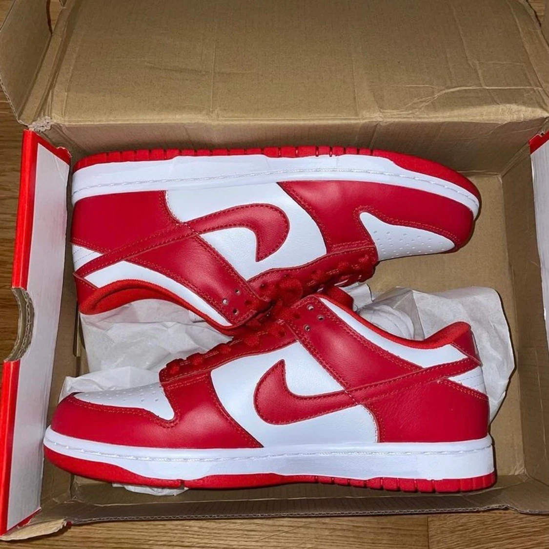 Nike SB Dunk University Red