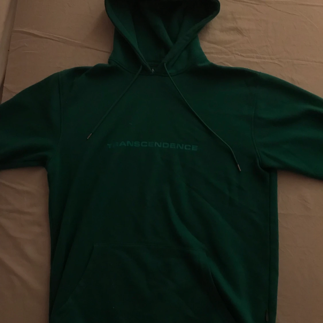 Mörkgrön hoodie ”transcendence” - 90