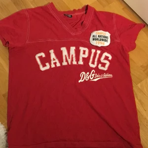 Dolce gabbana  - Äkta D&g t shirt med Nice sömmar i storlek M 