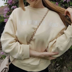 Tiger of Sweden tröja - Sweater/tröja köpt för 800 :- från Tiger of Sweden för 2 år sedan. Storleken är Small men den är lite oversized så den passar även som Medium