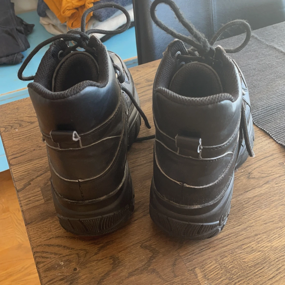 Platåskor från skolhuset storlek 38 - 91