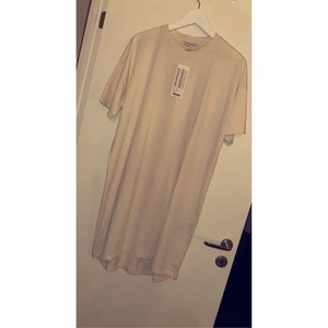 New yorker  - T-shirt klänning, köpt på new yorker! Endast testad! Stl L 