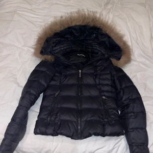 Rockandblue - Lite smutsig men tvättar såklart innan jag säljer den. Storlek 34 sitter som S