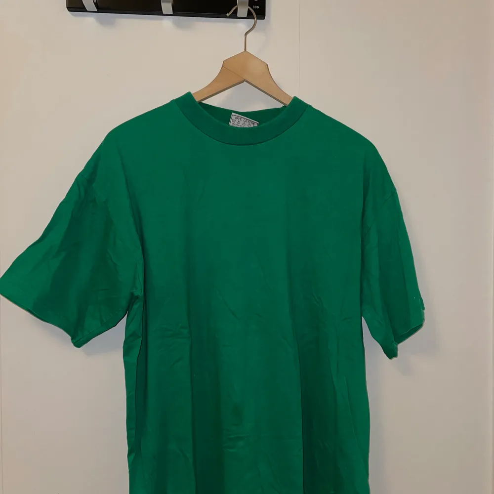 Grön oversized tshirt . T-shirts.