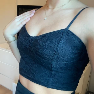 Linnen - Säljer dessa två linnen i storlek XS, båda för 80 kr