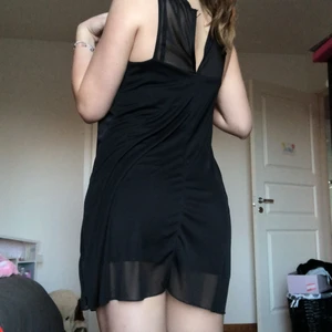 Klänning  - Andvänd 1 gång , köpt i England , passar storlek s/m då tyget är rätt stretchigt , köpt för 50 pound 