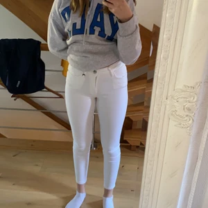 Zara - Tajta byxor men stretchiga, inte använt så mycket, fin passform💕