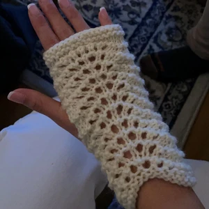 Torgvantar - Fina handgjorda torgvantar! Dem är 100% ull!🌟 frakt till kommer. Är fler intersserade kan jag göra fler!