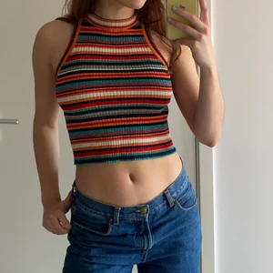 Halter glitterlinne  - Superfint randigt linne från Zara som glittrar ✨🥰 Inga tecken på slitage, stretchigt material passar S-L, originalstorlek S.