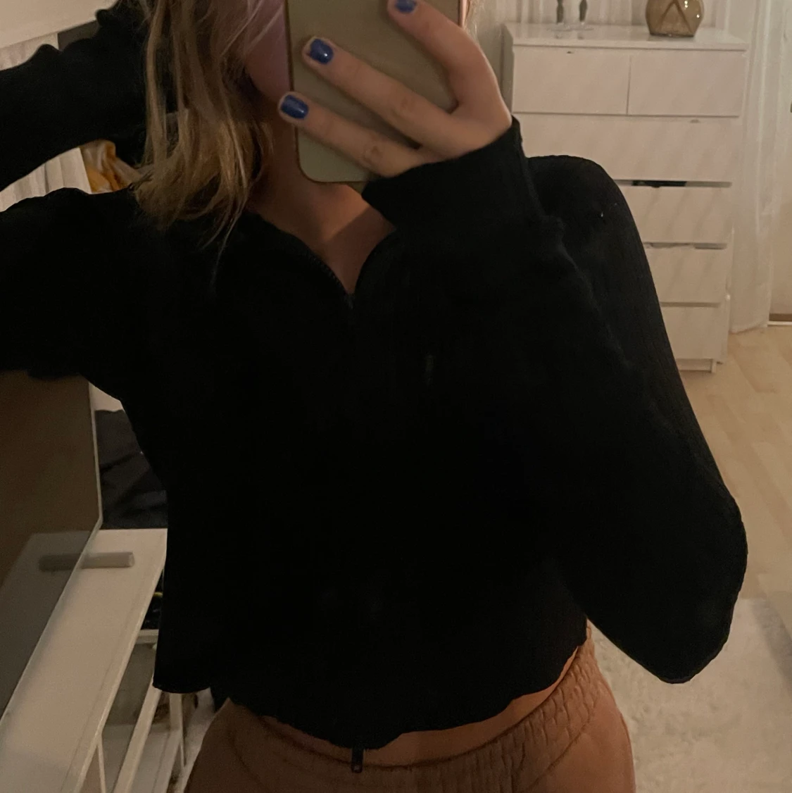 Svart långärmad tröja