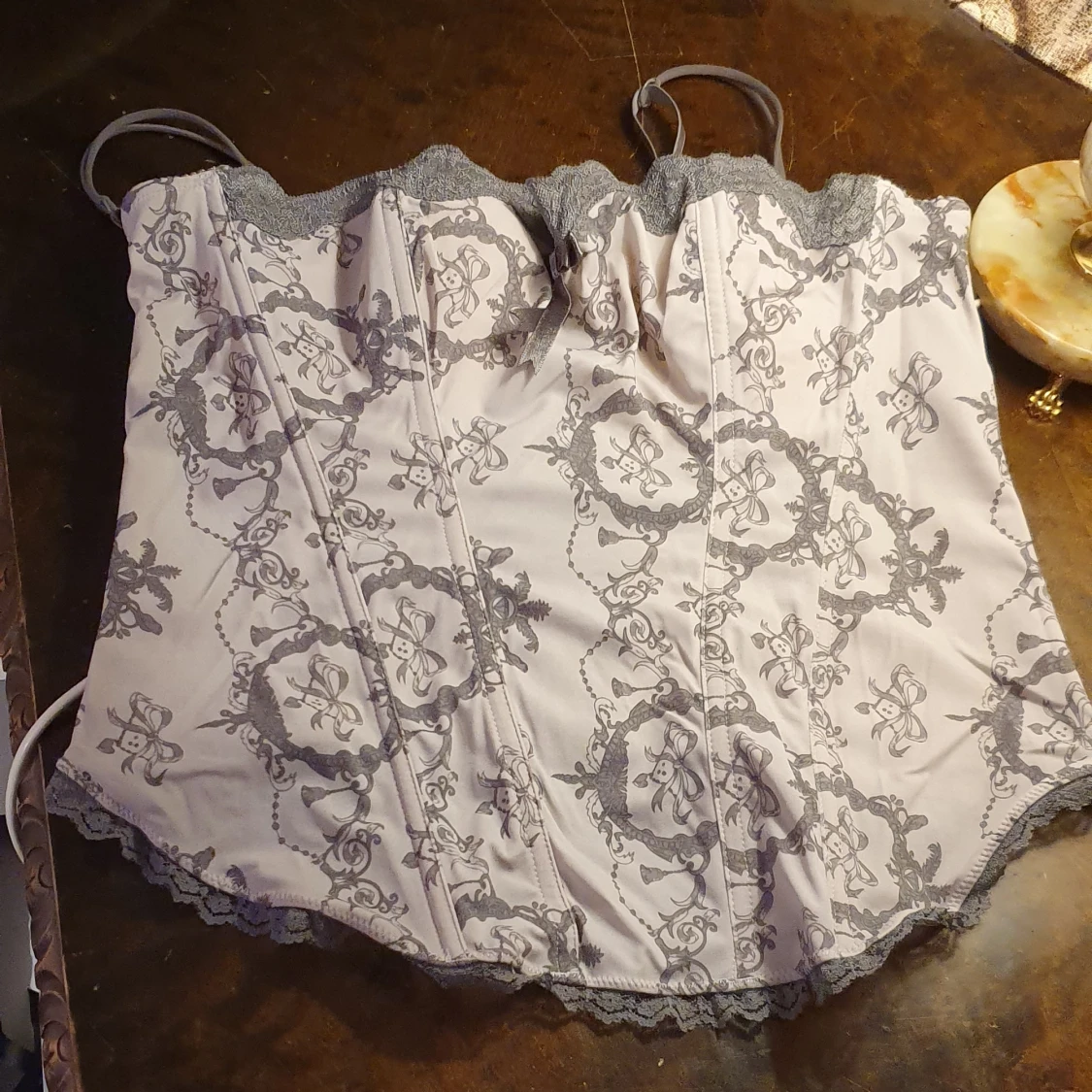 Fin korsett topps  - 90