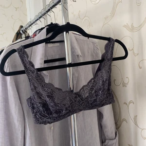 Topp - Fin grå bh! Så skön och fin passar typ C/B kupa!