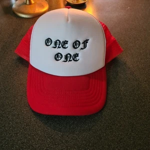 One Of One keps - Keps från one of one. Släpptes i begränsad upplaga och är väldigt lite använd. Jag bjuder på frakt.