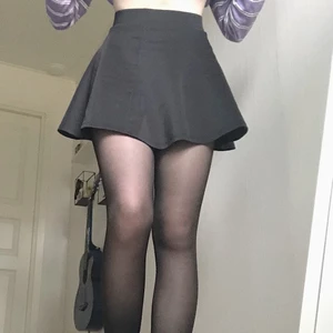 Kjol och strumpbyxor  - Två fina kjolar och ett par strumpbyxor 🥰 Alla tre 150kr. En tjol 60, och strumpbyxorna 55❤️