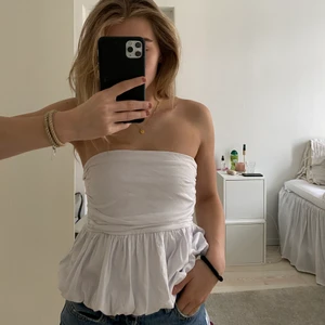 Zara topp - Bandeautopp från Zara förra sommaren! Superfin 💓 💞 buda med minst 10kr över
