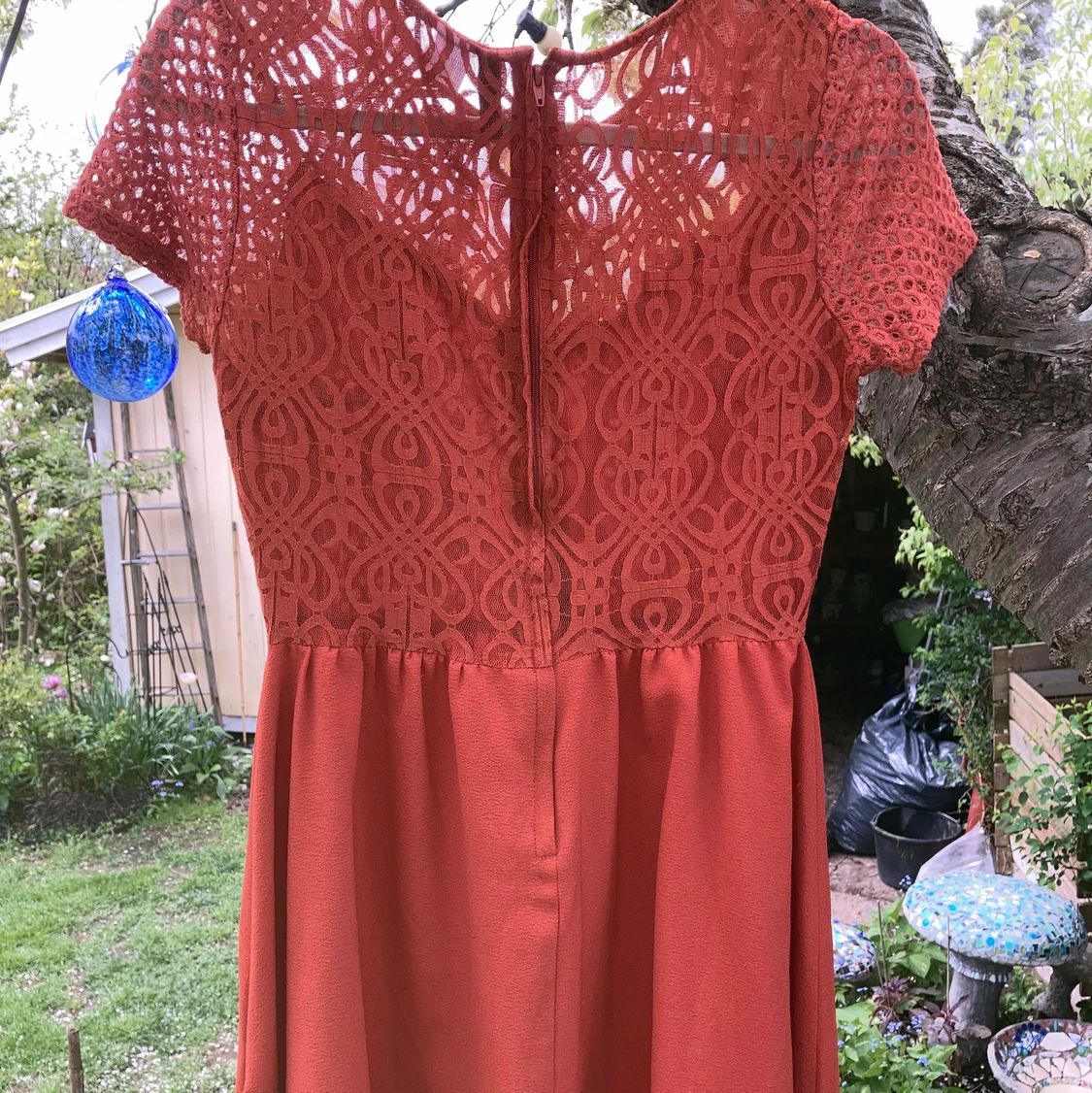 Spetsklänning i koppar - 90